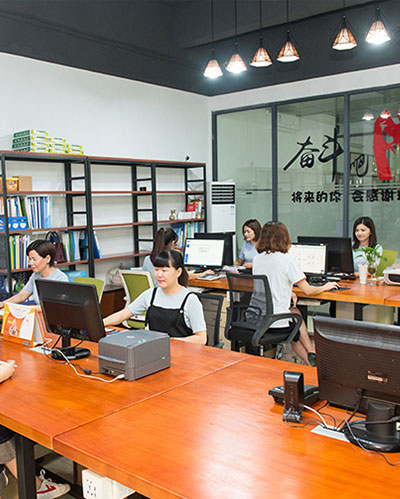 聯係蜜桃久久AV一区