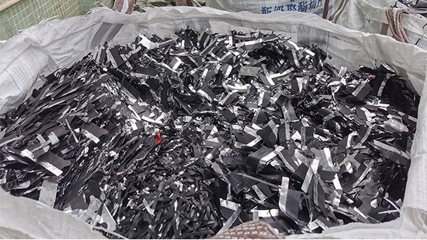 蜜桃视频AV免费观看回收行業的前景與未來：新能源汽車快速發展帶來的飛躍